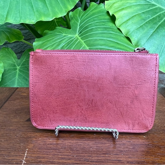 Universal Threads Wristlet - Picture 2 of 4